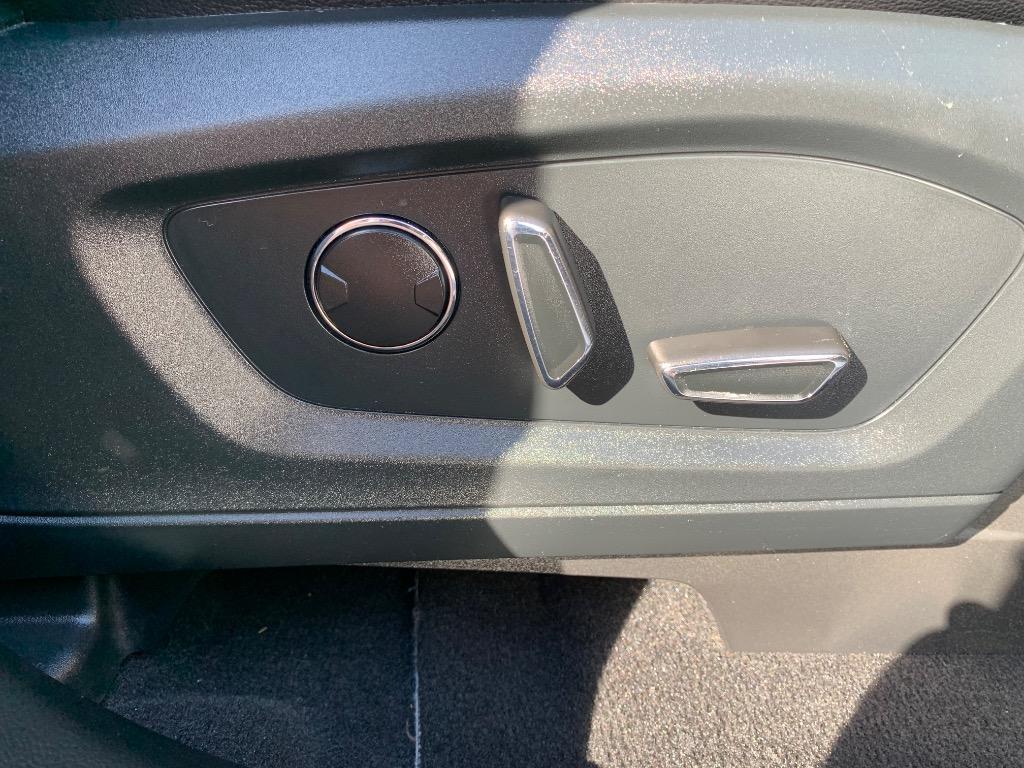 2020 Ford Explorer Limited photo
