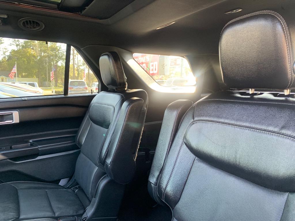 2020 Ford Explorer Limited photo