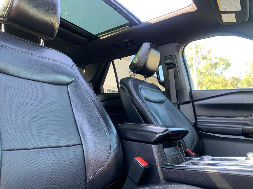 2020 Ford Explorer Limited photo