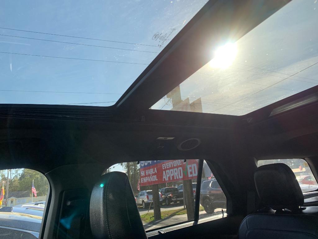 2020 Ford Explorer Limited photo