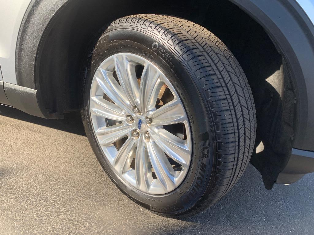 2020 Ford Explorer Limited photo