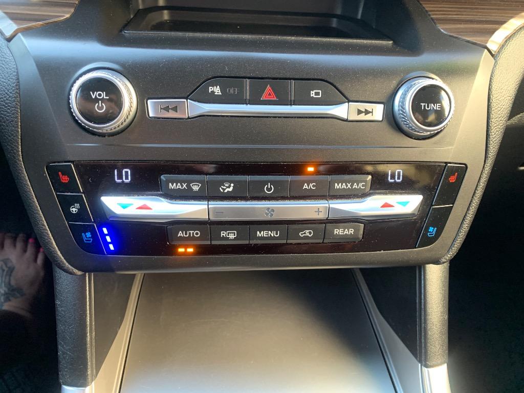 2020 Ford Explorer Limited photo