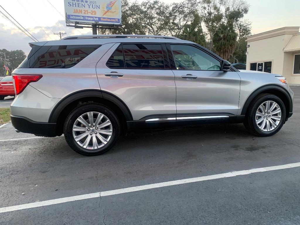 2020 Ford Explorer Limited photo
