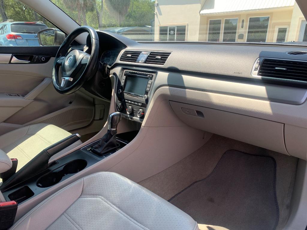 2015 Volkswagen Passat - $8,500