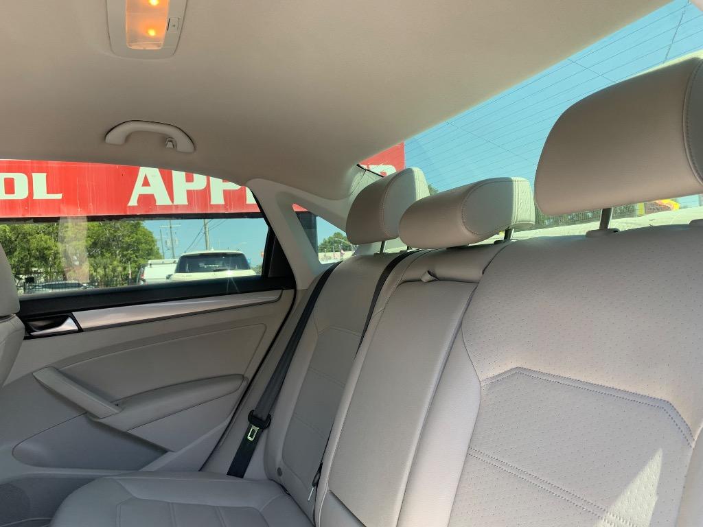 2015 Volkswagen Passat - $8,500
