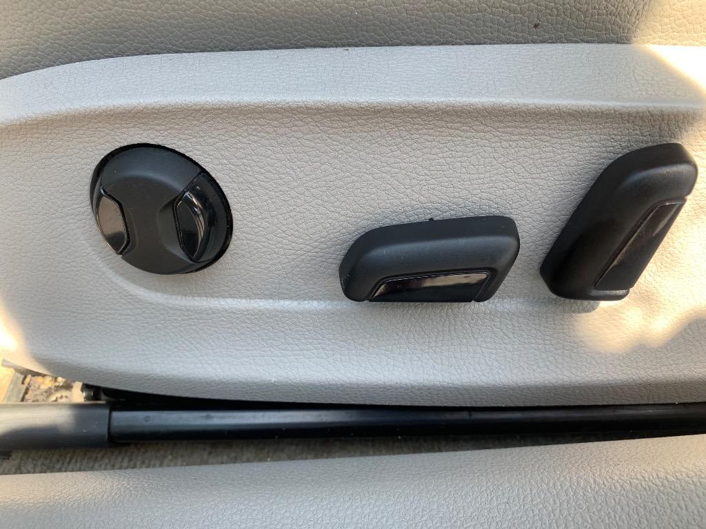2015 Volkswagen Passat - $8,500
