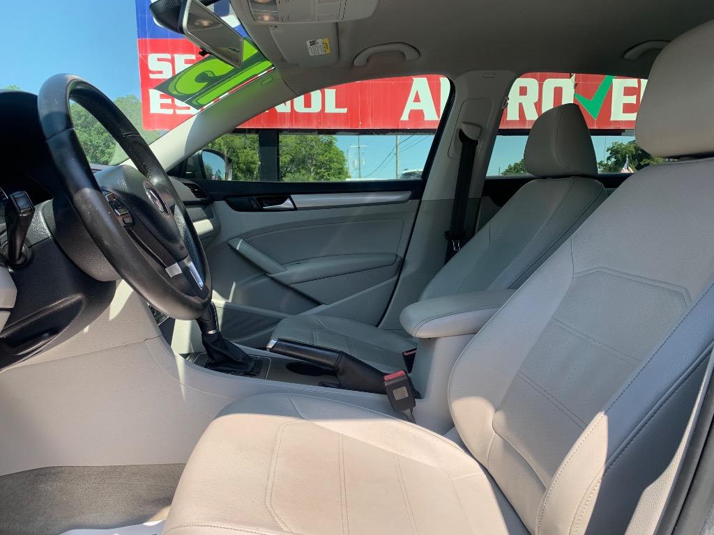 2015 Volkswagen Passat - $8,500