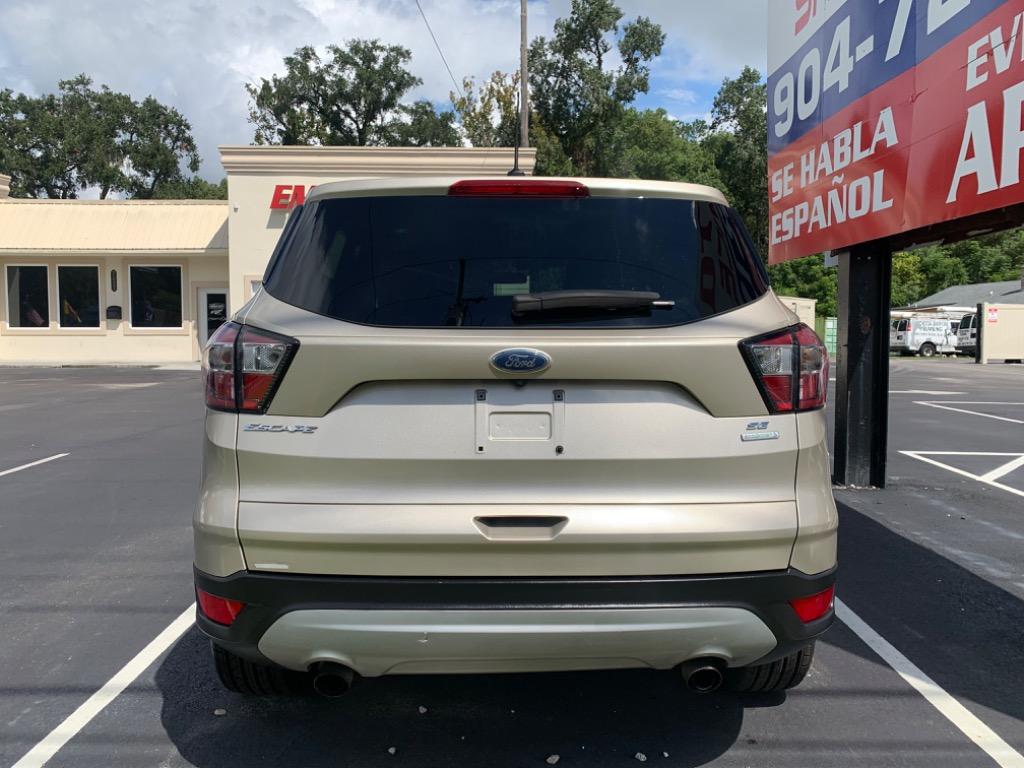 2017 Ford Escape SE photo