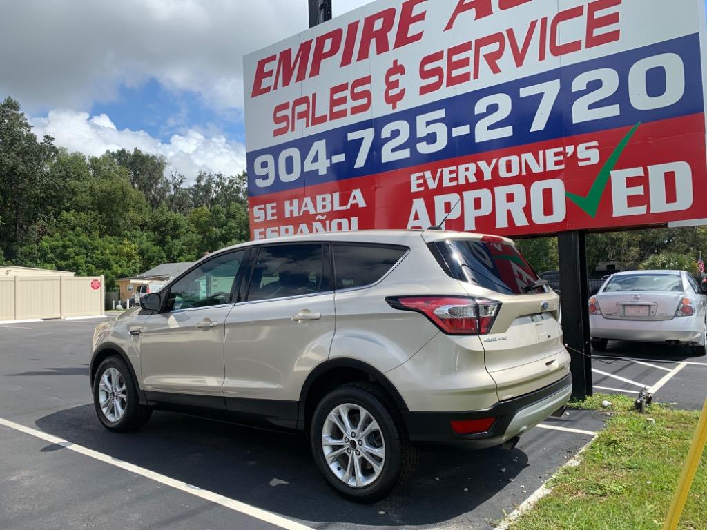 2017 Ford Escape SE photo