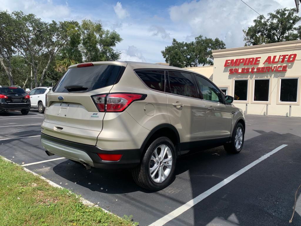 2017 Ford Escape SE photo