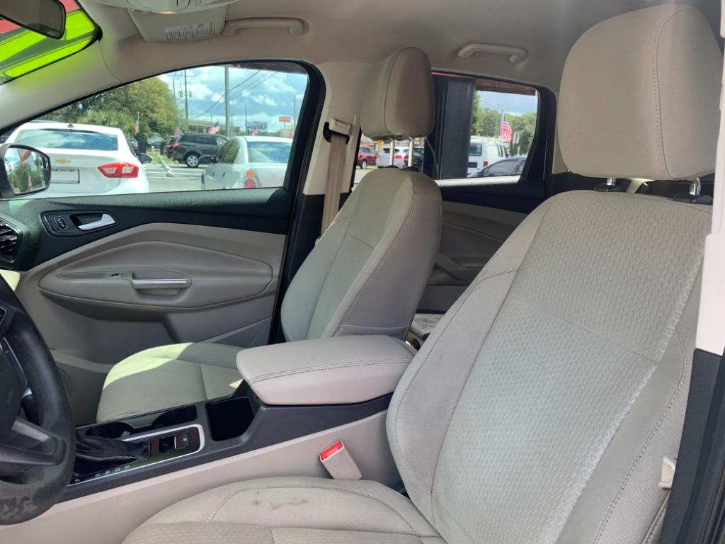 2017 Ford Escape SE photo