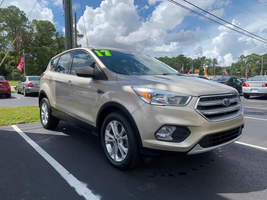 2017 Ford Escape SE photo