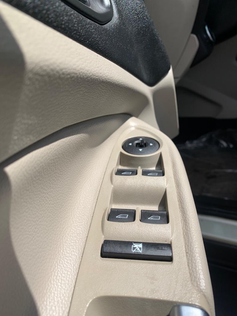 2017 Ford Escape SE photo