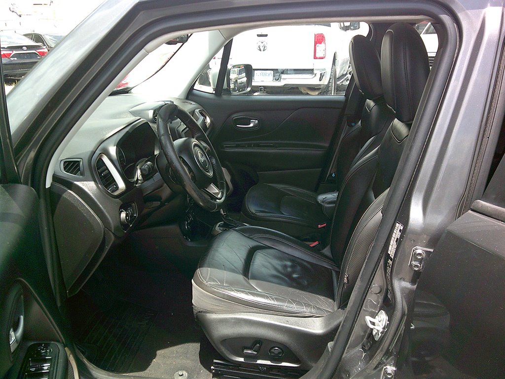 2017 Jeep Renegade Limited photo