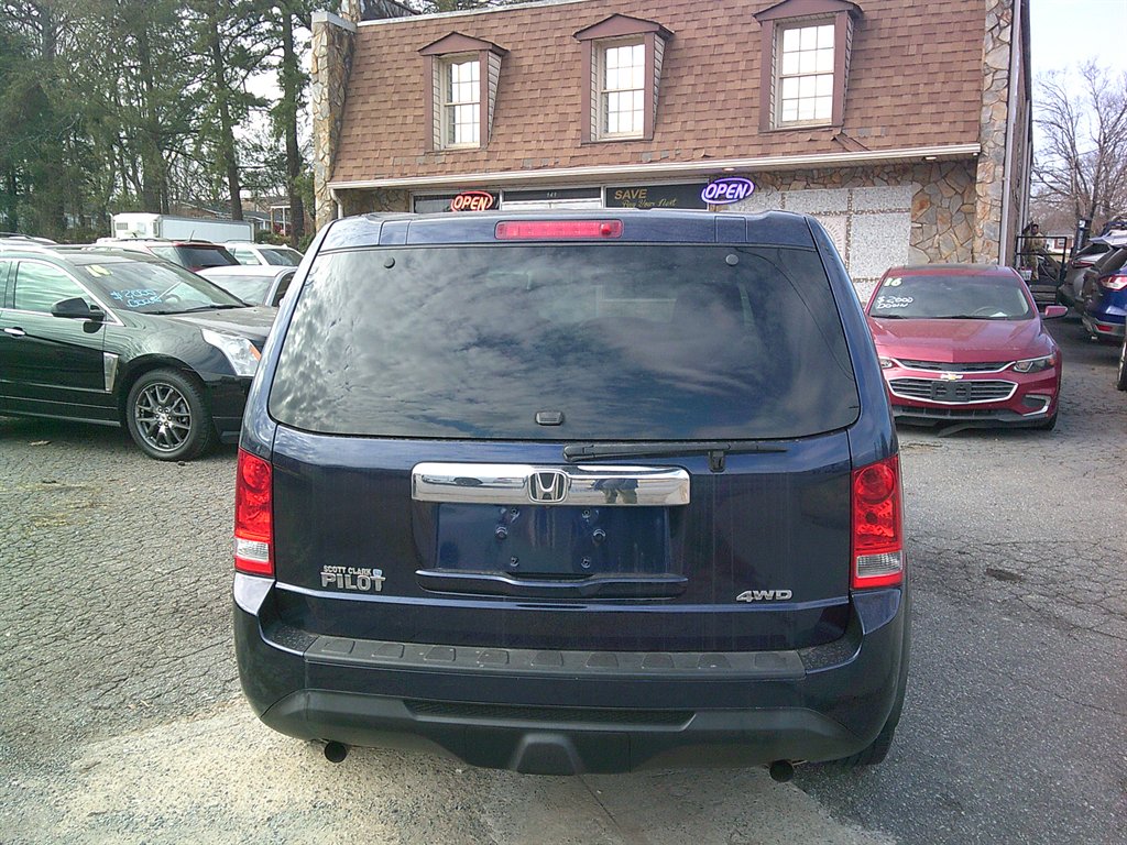 2015 Honda Pilot LX photo