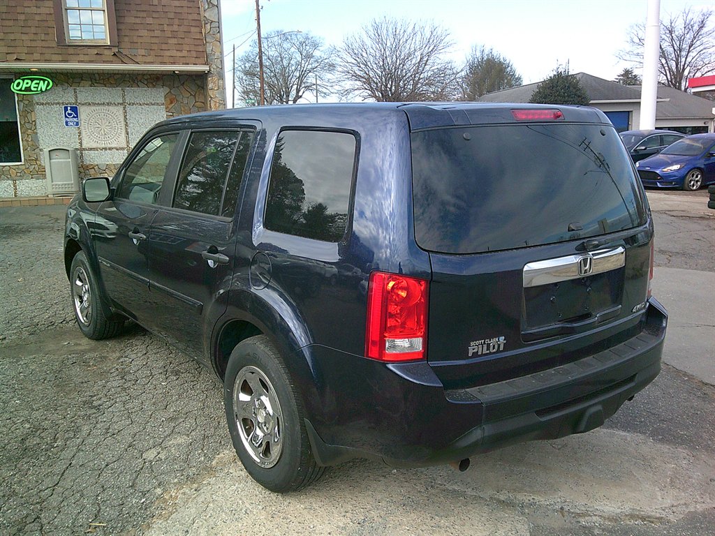 2015 Honda Pilot LX photo