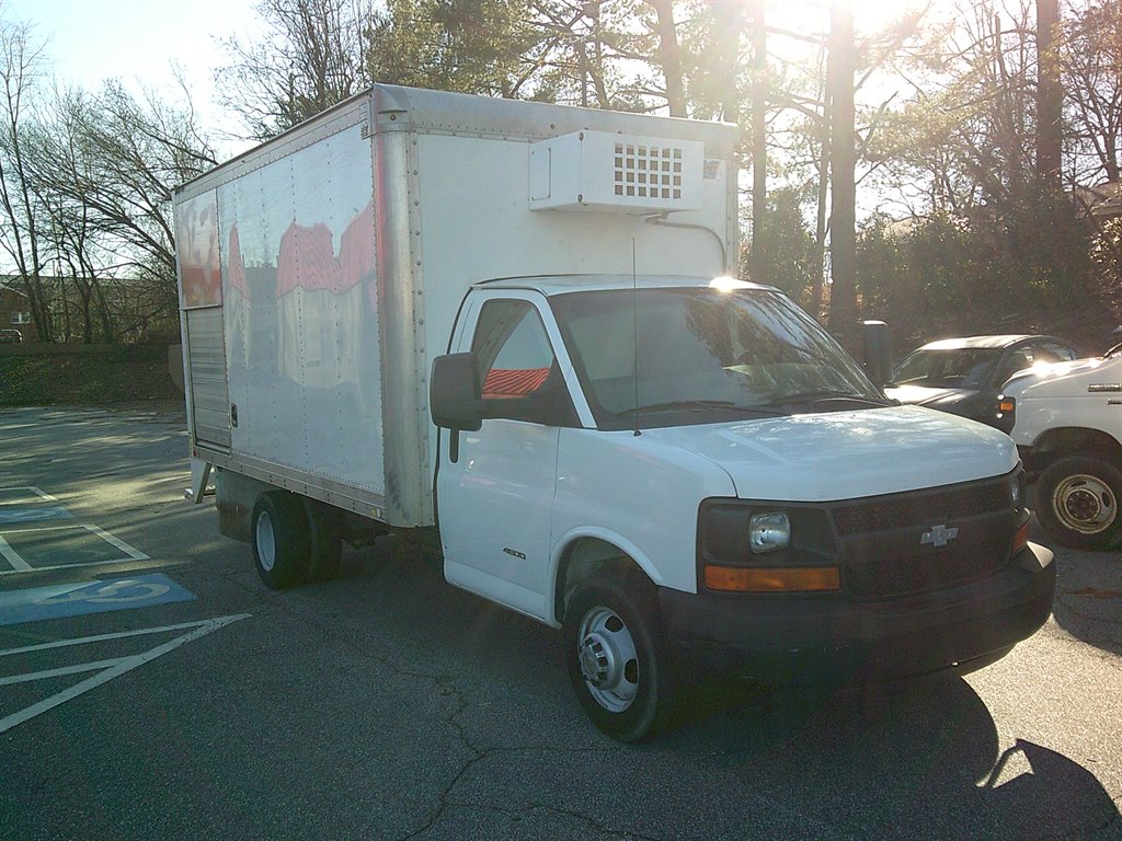 2014 Chevrolet Express 4500 4500 photo