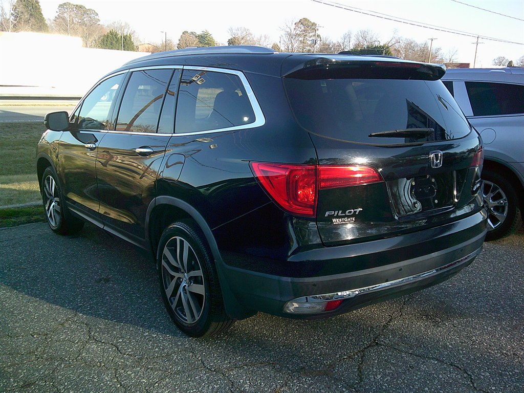 2017 Honda Pilot Touring photo