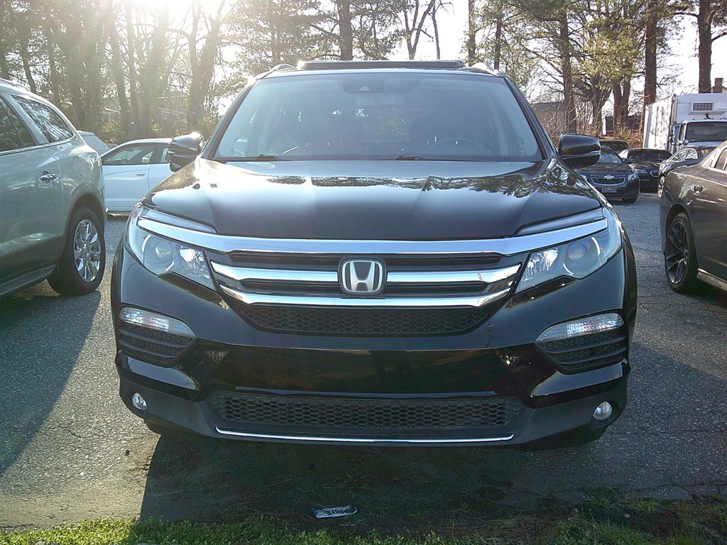 2017 Honda Pilot Touring photo