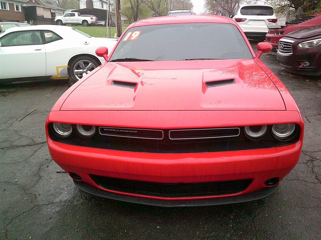 2019 Dodge Challenger SXT photo