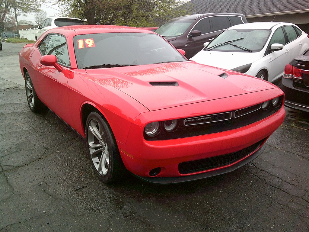 2019 Dodge Challenger SXT photo