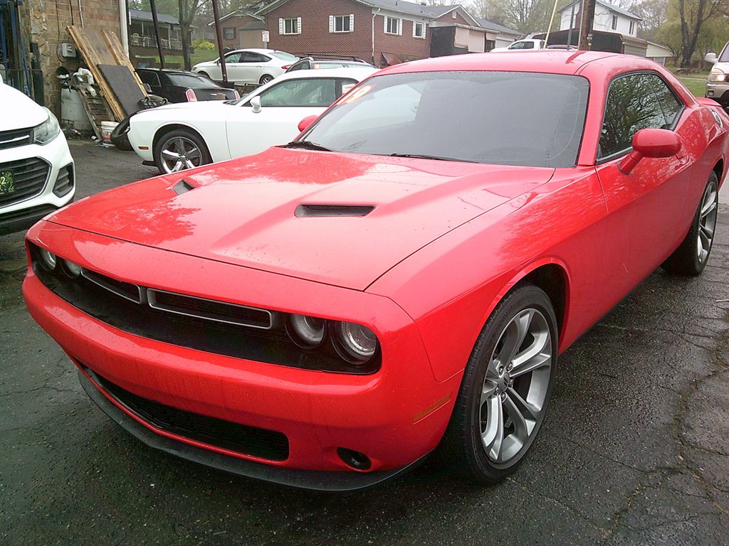 2019 Dodge Challenger SXT photo