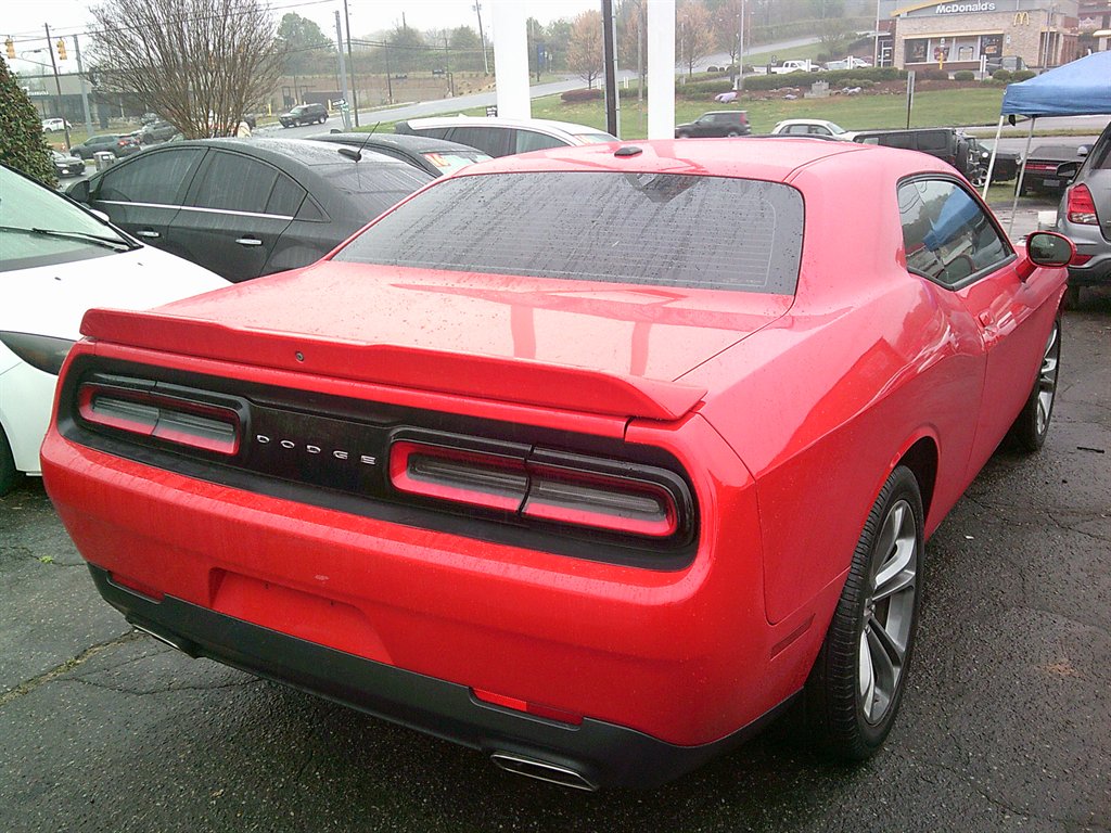 2019 Dodge Challenger SXT photo