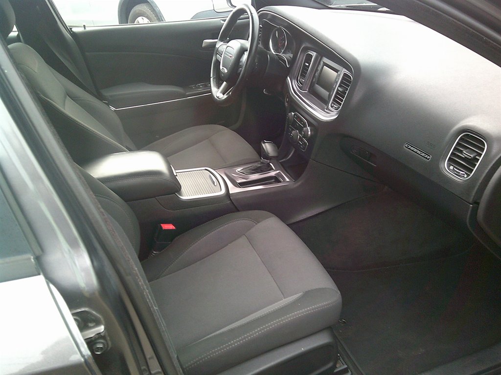 2016 Dodge Charger SE photo
