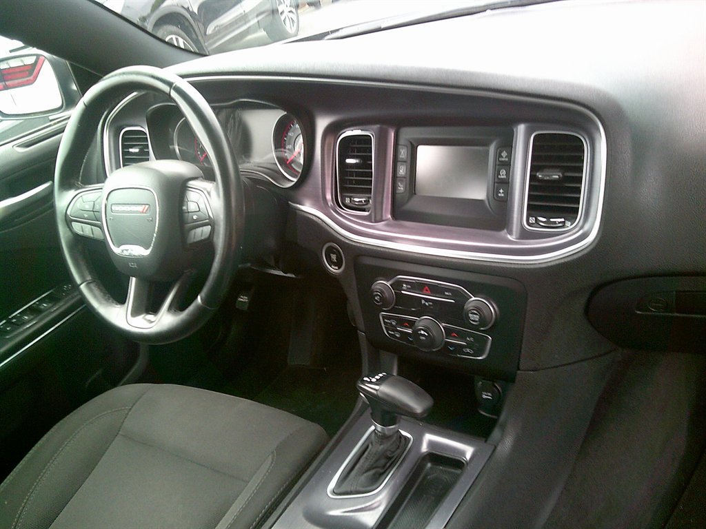 2016 Dodge Charger SE photo