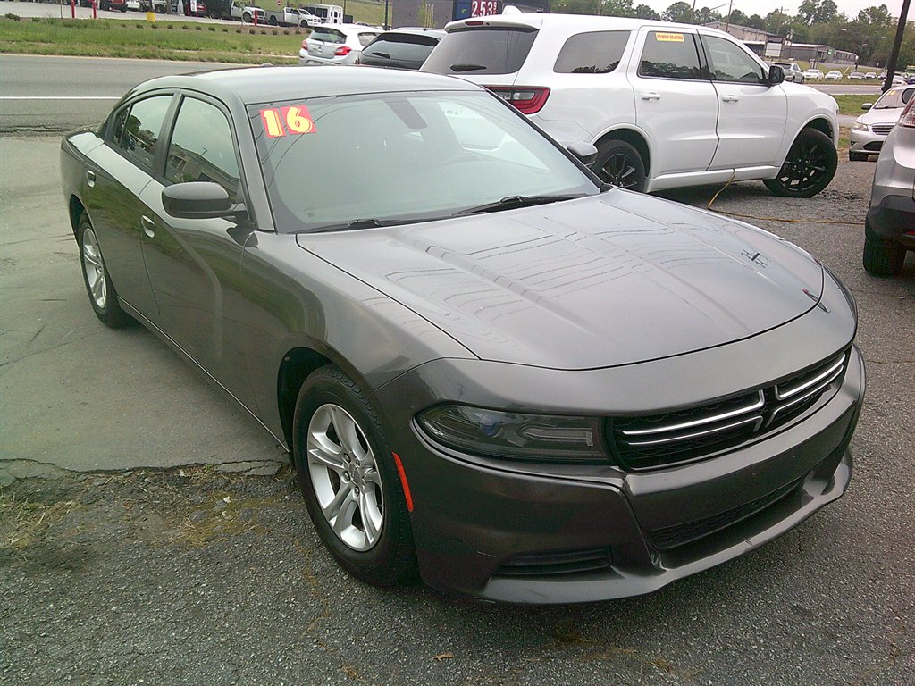 2016 Dodge Charger SE photo
