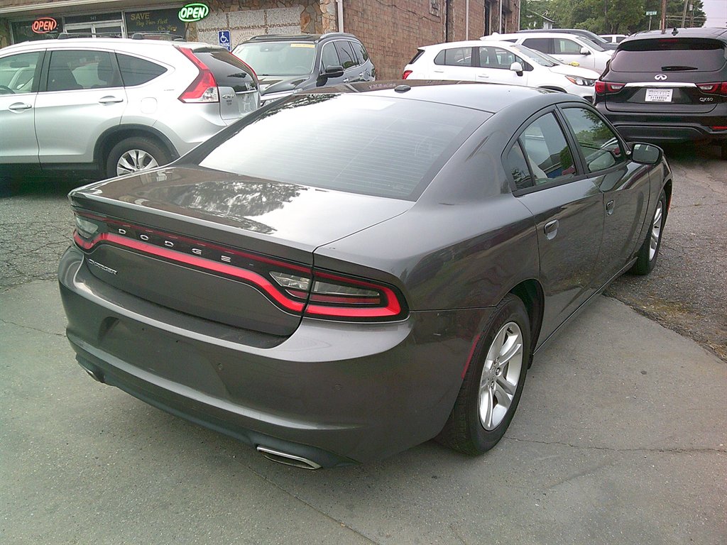 2016 Dodge Charger SE photo