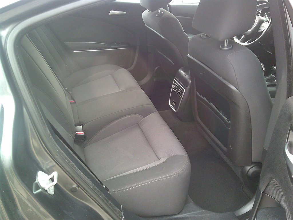 2016 Dodge Charger SE photo