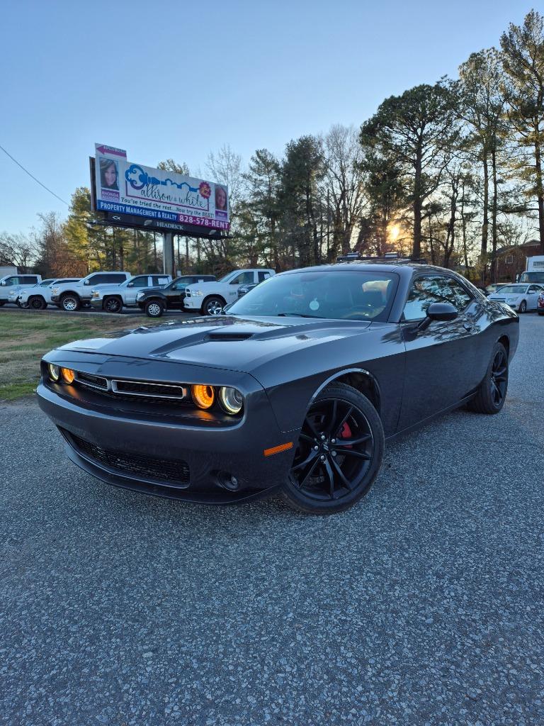2017 Dodge Challenger - $12,100