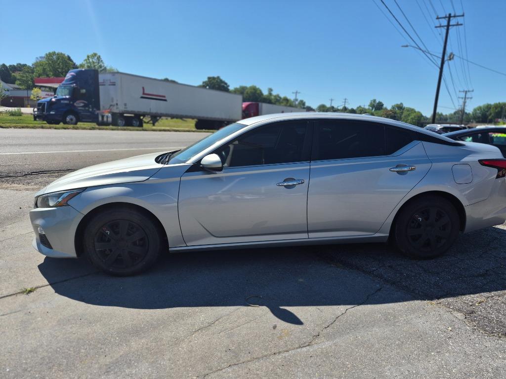 2020 Nissan Altima - $8,500