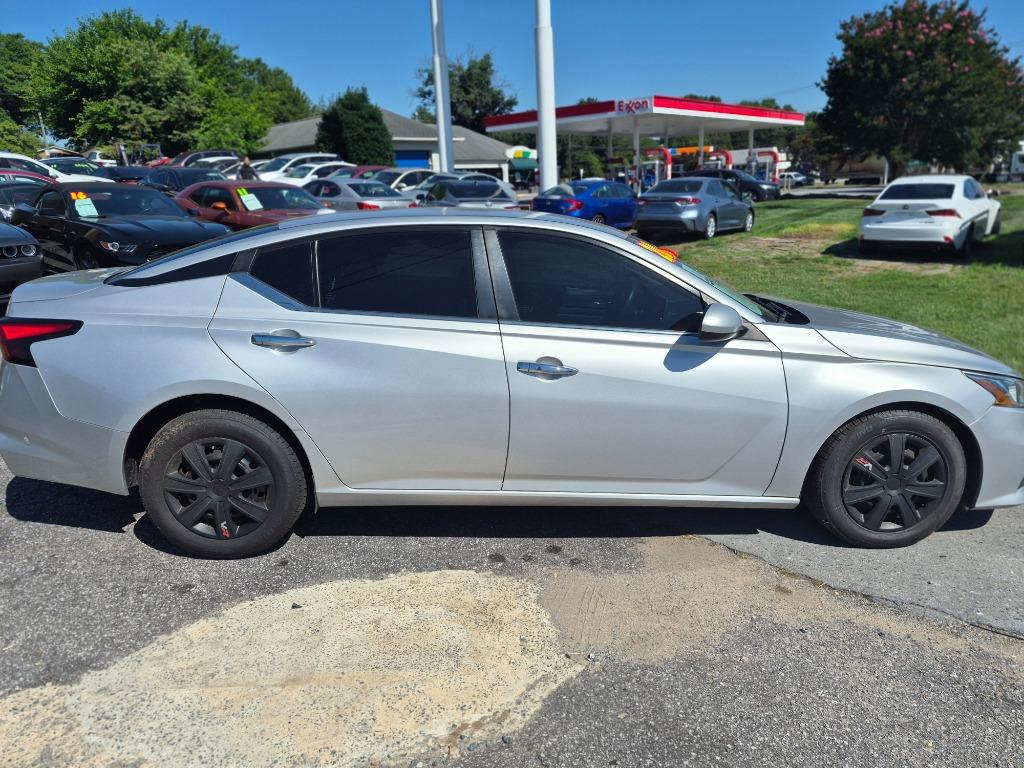 2020 Nissan Altima - $8,500