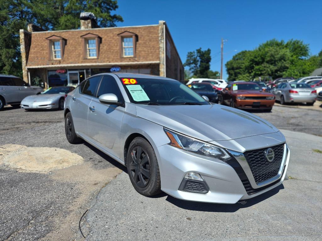 2020 Nissan Altima - $8,500