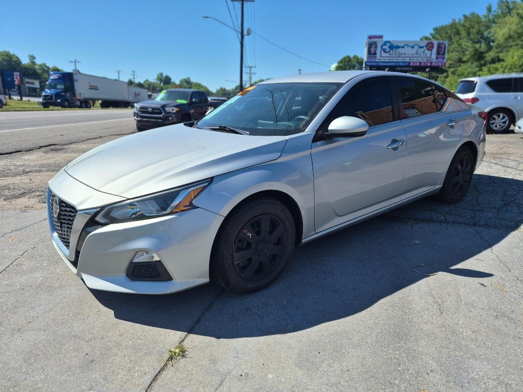 2020 Nissan Altima - $8,500