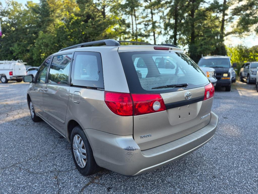 2006 Toyota Sienna - $5,600