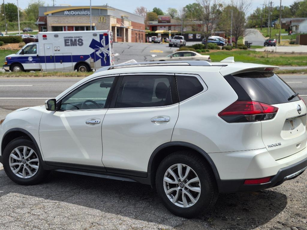 2018 Nissan Rogue - $8,300