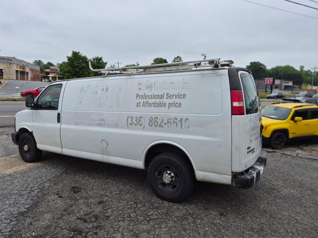 2011 Chevrolet Express - $6,950