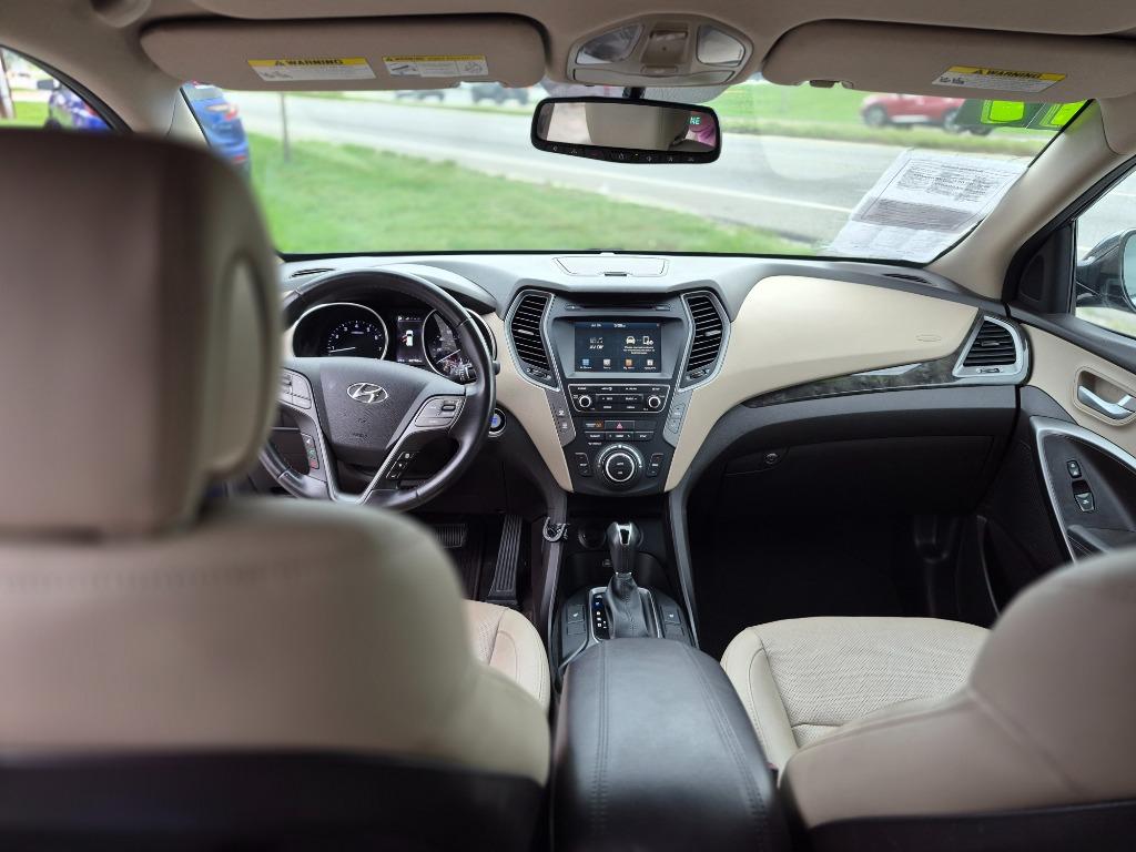 2017 Hyundai Santa FE Sport - $8,800