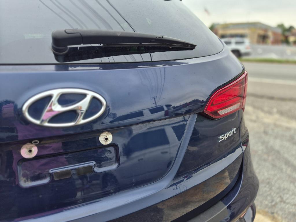 2017 Hyundai Santa FE Sport - $8,800