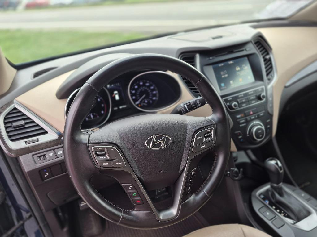 2017 Hyundai Santa FE Sport - $8,800