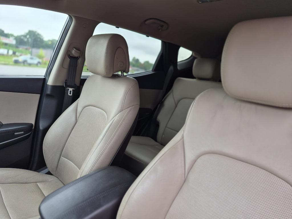 2017 Hyundai Santa FE Sport - $8,800