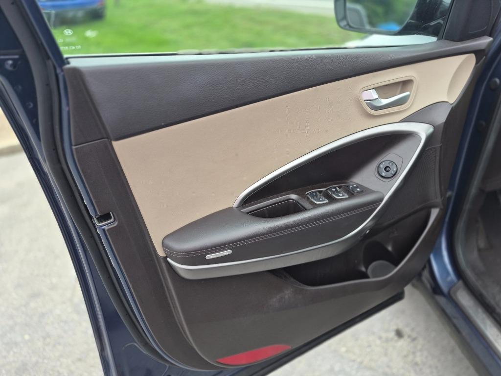 2017 Hyundai Santa FE Sport - $8,800