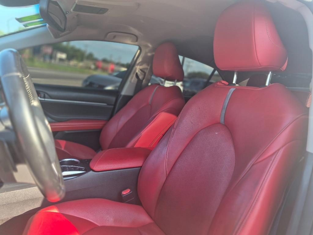2018 Toyota Camry - $15,900
