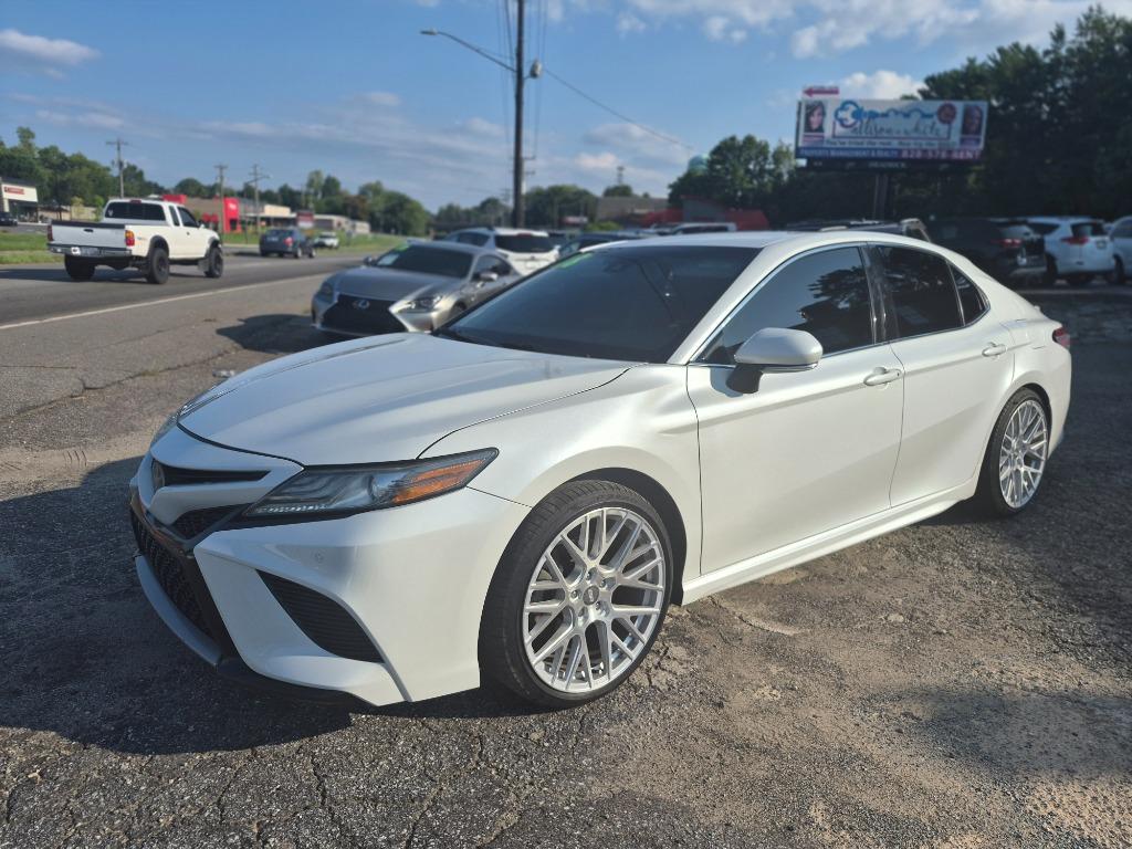 2018 Toyota Camry - $15,900