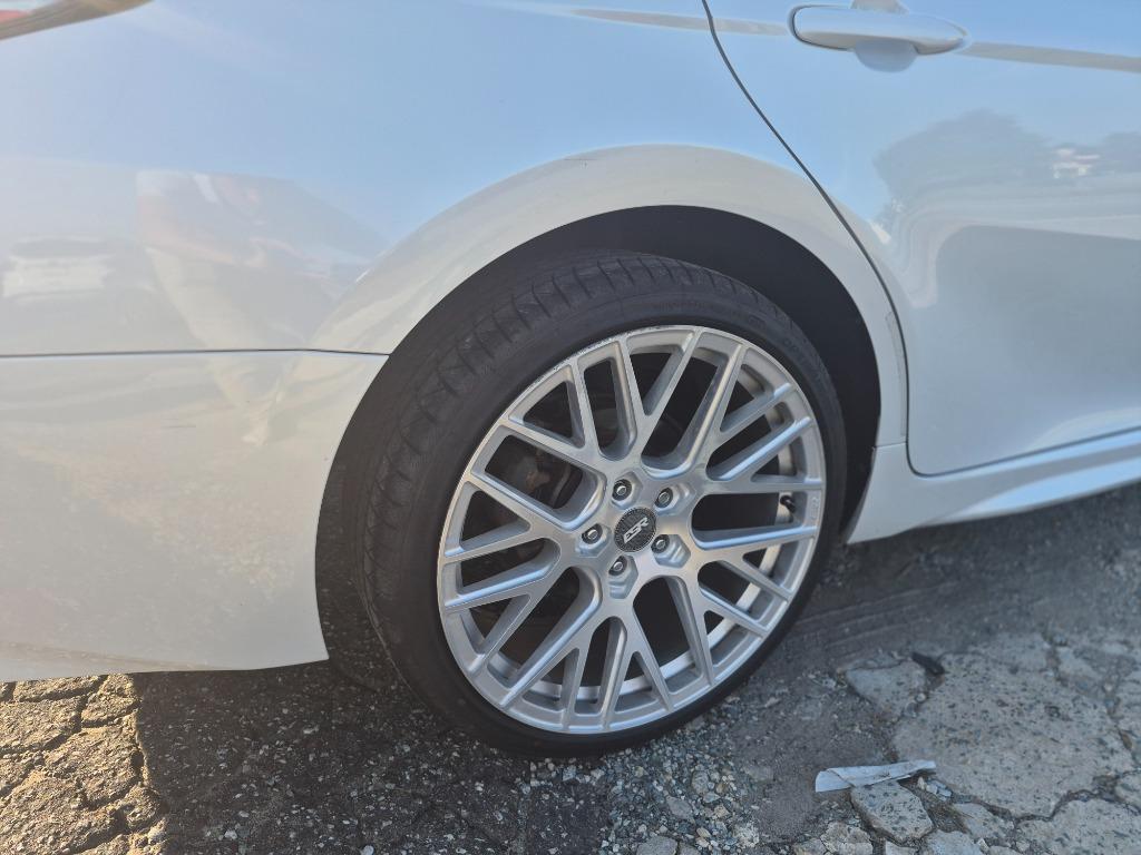 2018 Toyota Camry - $15,900