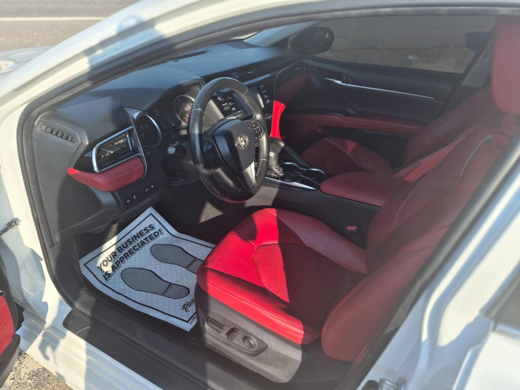 2018 Toyota Camry - $15,900