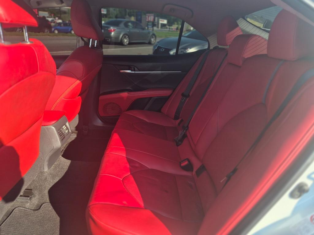 2018 Toyota Camry - $15,900